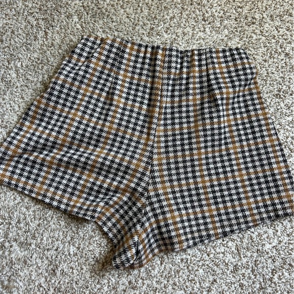 Altar'd State Black and White Plaid Skort Casual Preppy Small - Picture 4 of 7